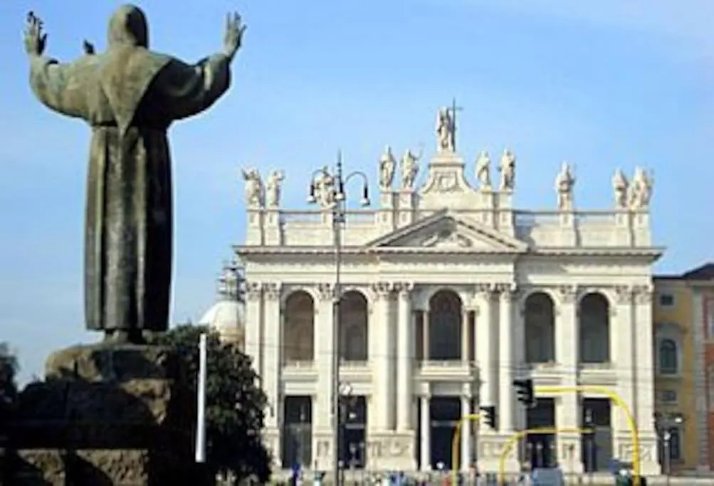 Elegant 3 Bedrooms Apartment Colosseum - San Giovanni Rome