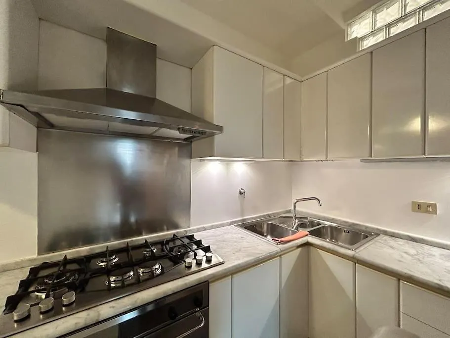 Elegant 3 Bedrooms Apartment Colosseum - San Giovanni Rome