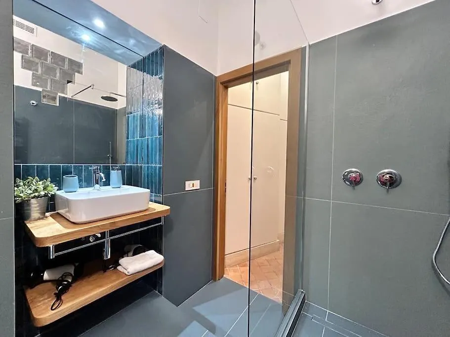 Elegant 3 Bedrooms Apartment Colosseum - San Giovanni Rome 0*,